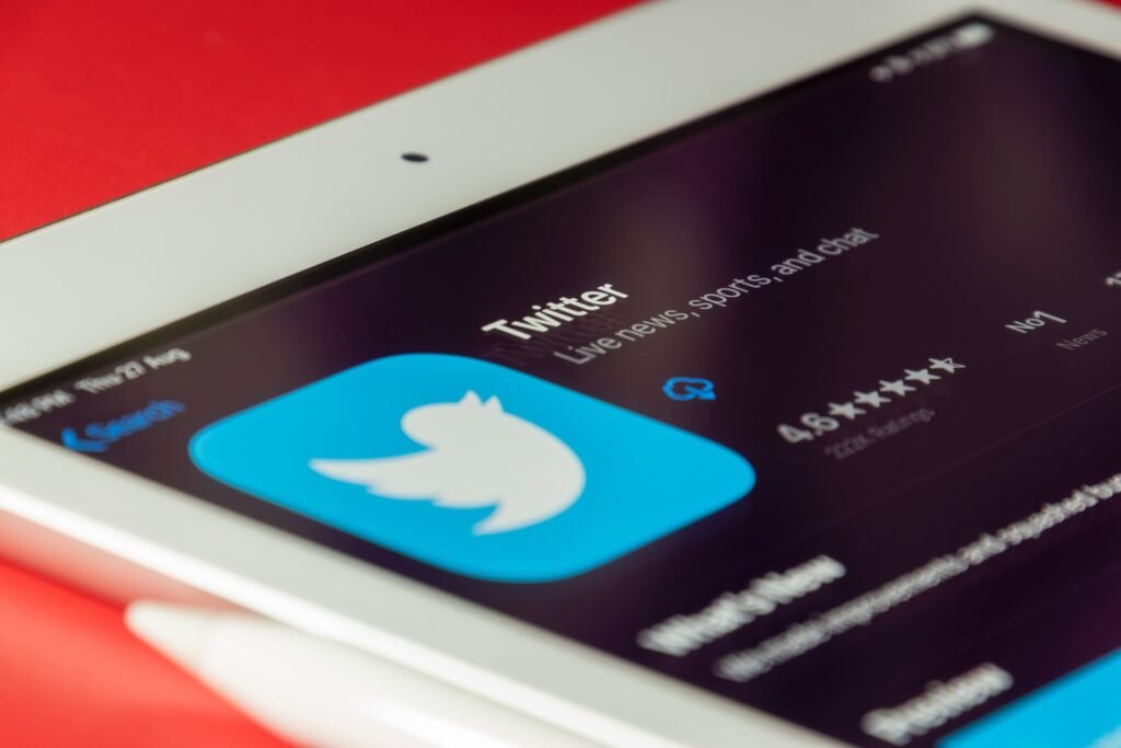 Twitter Allows Users To Add Multiple Types Of Media In Single Post